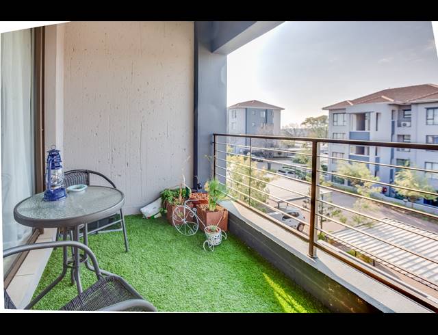 2 BEDROOM APARTMENT FOR SALE IN LONEHILL
